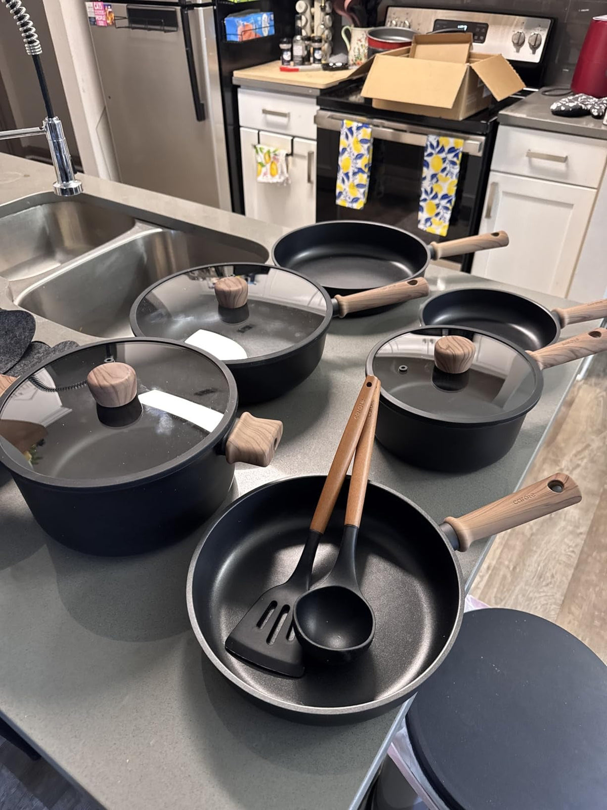 CAROTE 16pcs Pots and Pans Set