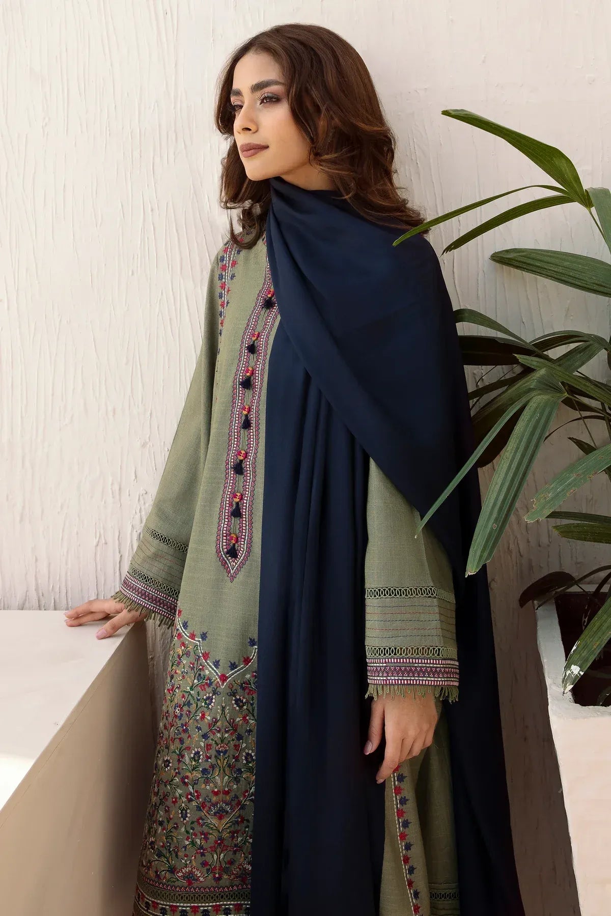 Winter khaddar 3pc Embroidered Winter Suit